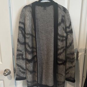 White House Black Market Gray and Black Open-Front Patterned Cardigan